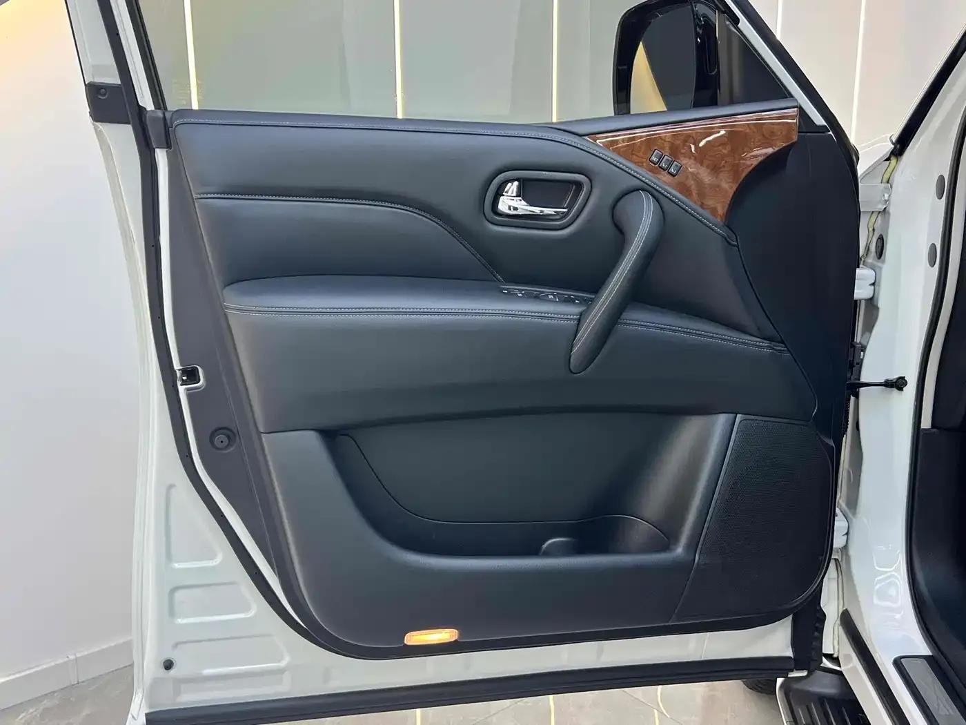 Infiniti QX80 2019 5.6L Middle East Edition — миниатюра 7