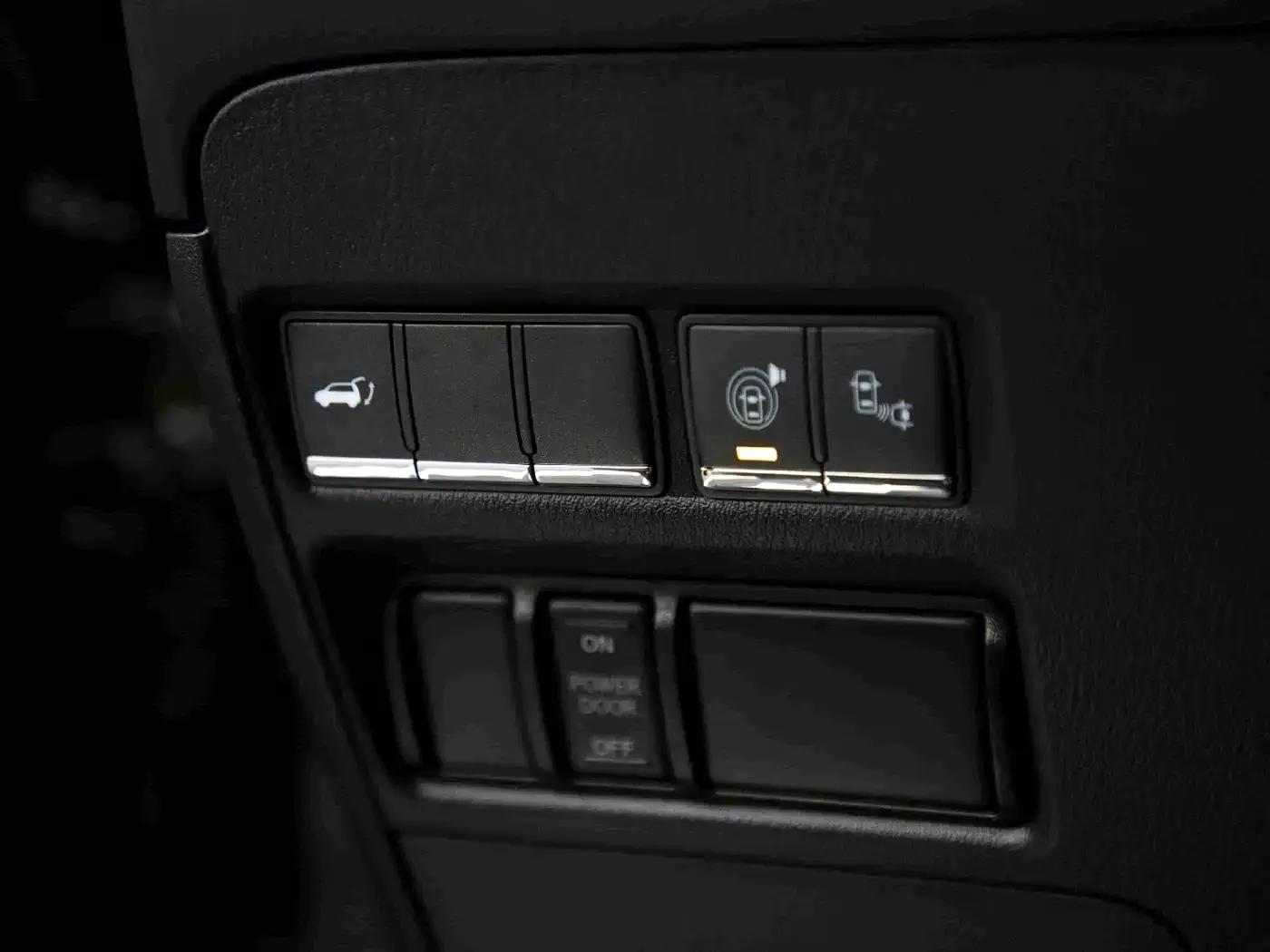 Infiniti QX80 2016 5.6L 4WD — миниатюра 28