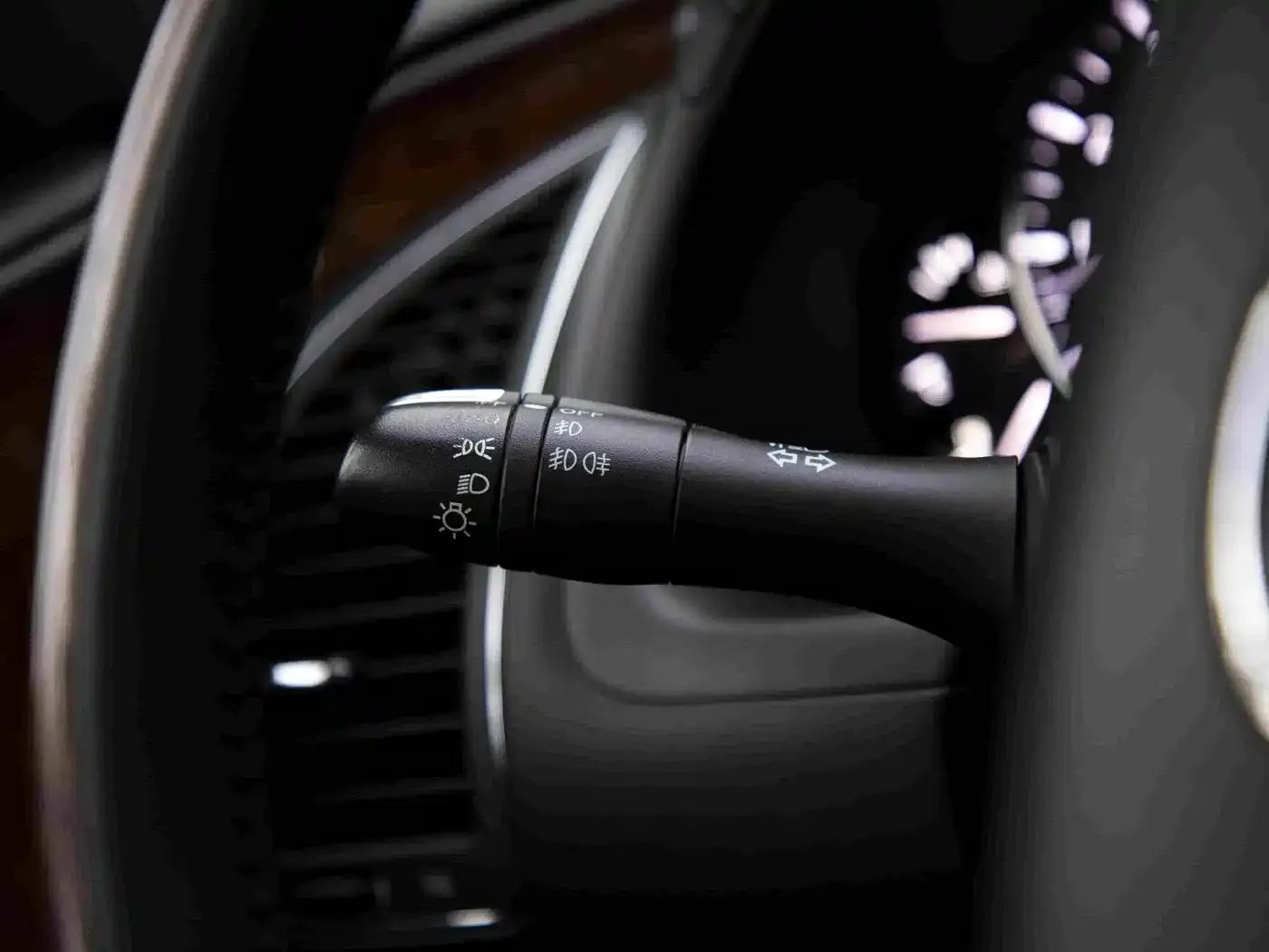 Infiniti QX80 2016 5.6L 4WD — миниатюра 31
