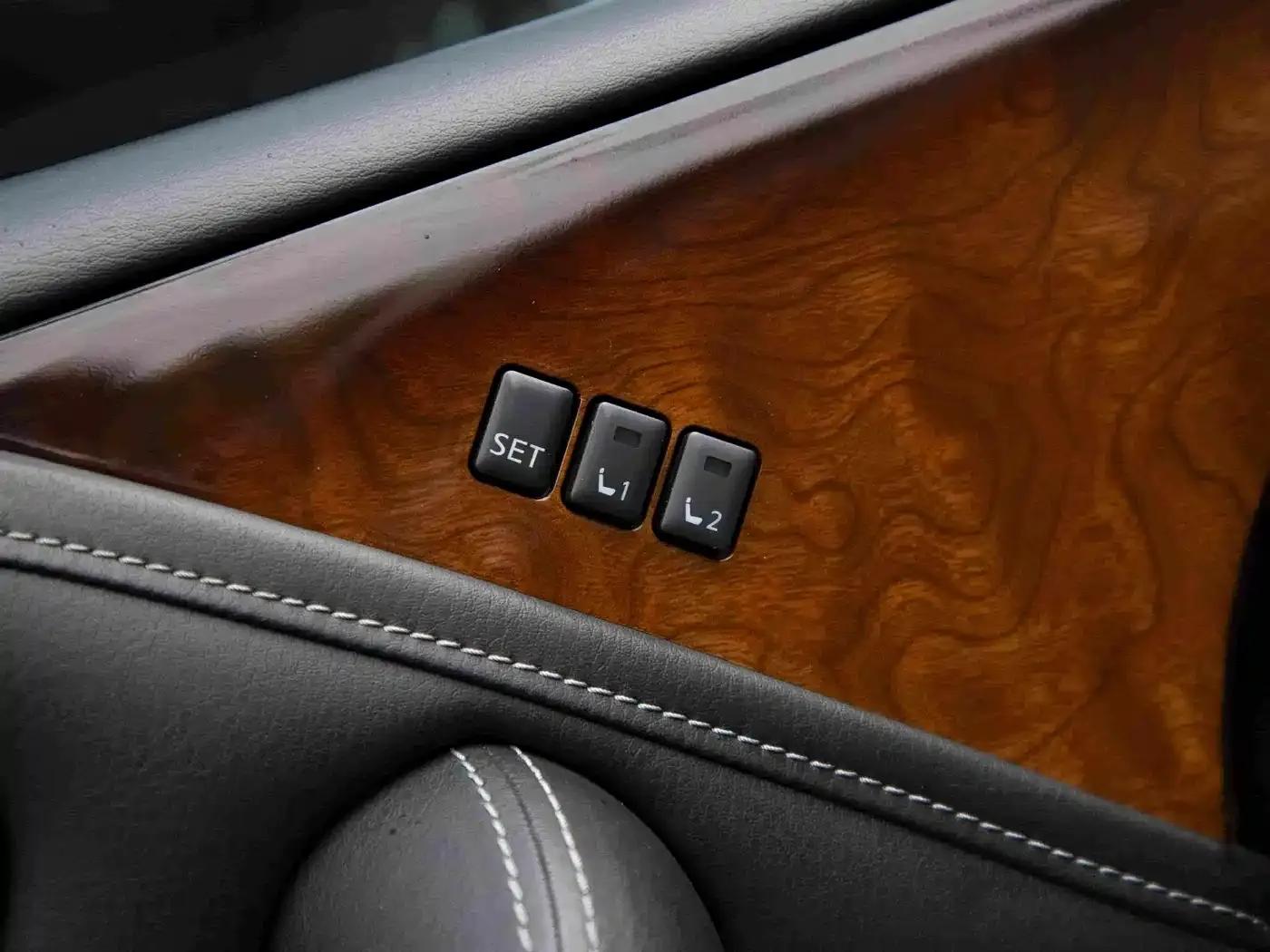 Infiniti QX80 2016 5.6L 4WD — миниатюра 32