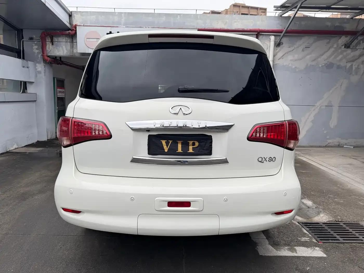 Infiniti QX80 2013 5.6L 4WD — миниатюра 22