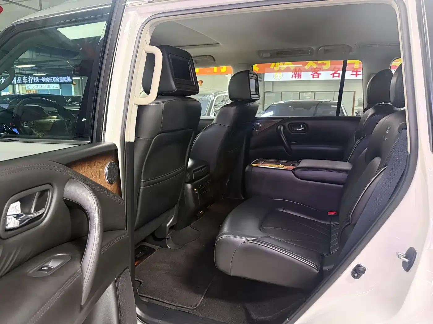 Infiniti QX80 2013 5.6L 4WD — миниатюра 9
