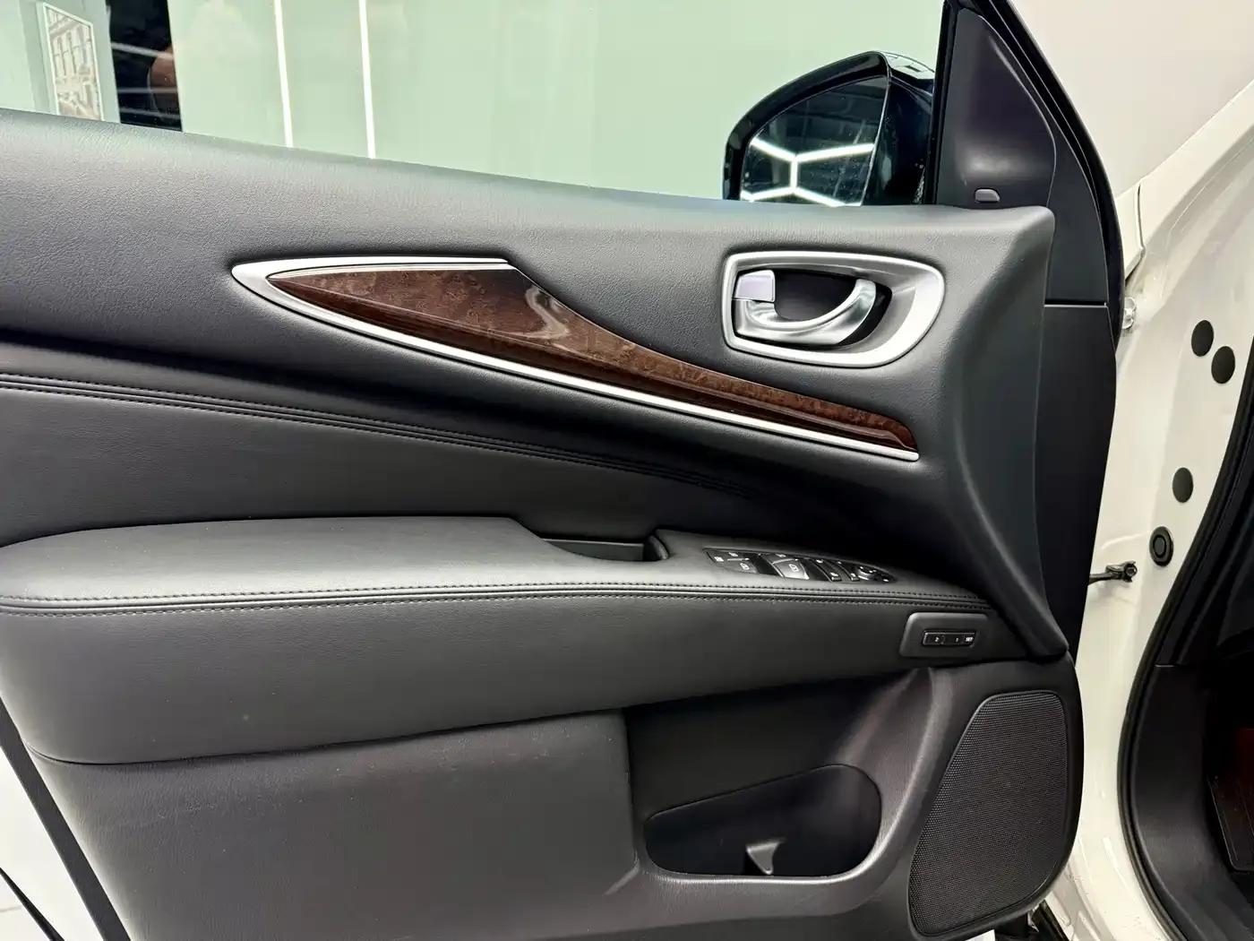 Infiniti JX 2013 JX35 AWD All-Terrain Edition — миниатюра 11