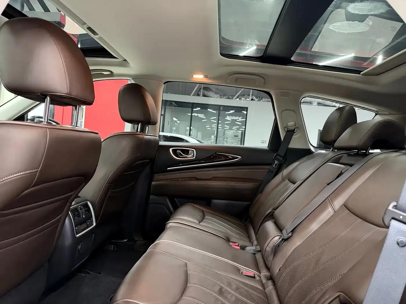 Infiniti JX 2013 JX35 2WD Excellence Edition — миниатюра 21