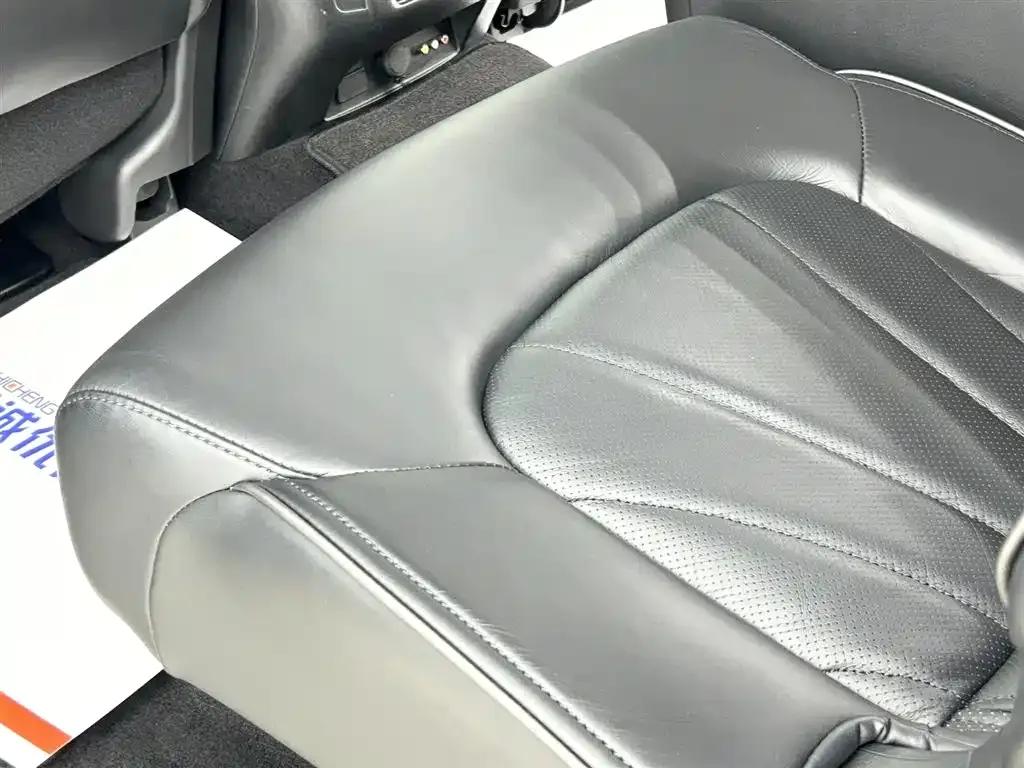 2011 Infiniti QX56 — миниатюра 11