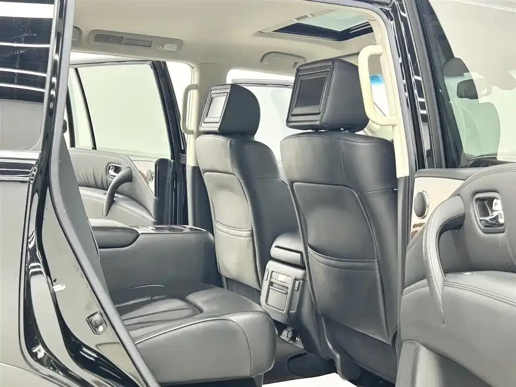 2011 Infiniti QX56 — миниатюра 12