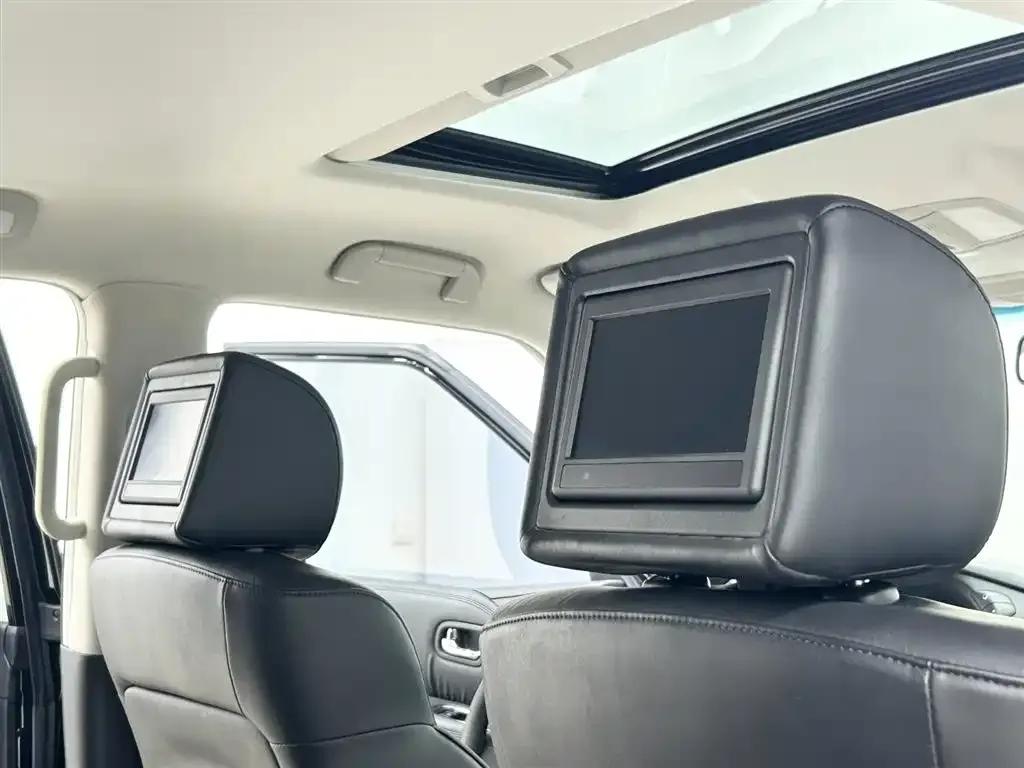 2011 Infiniti QX56 — миниатюра 13