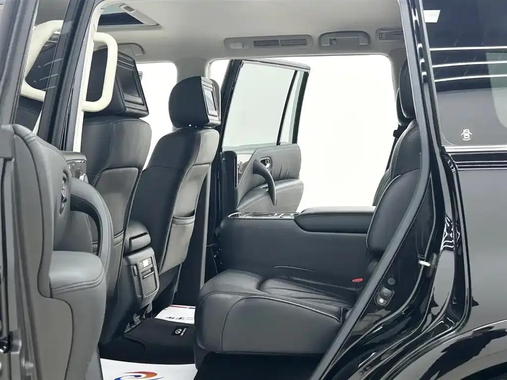 2011 Infiniti QX56 — миниатюра 6