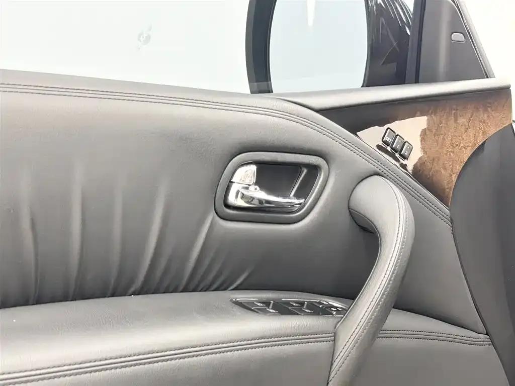 2011 Infiniti QX56 — миниатюра 7