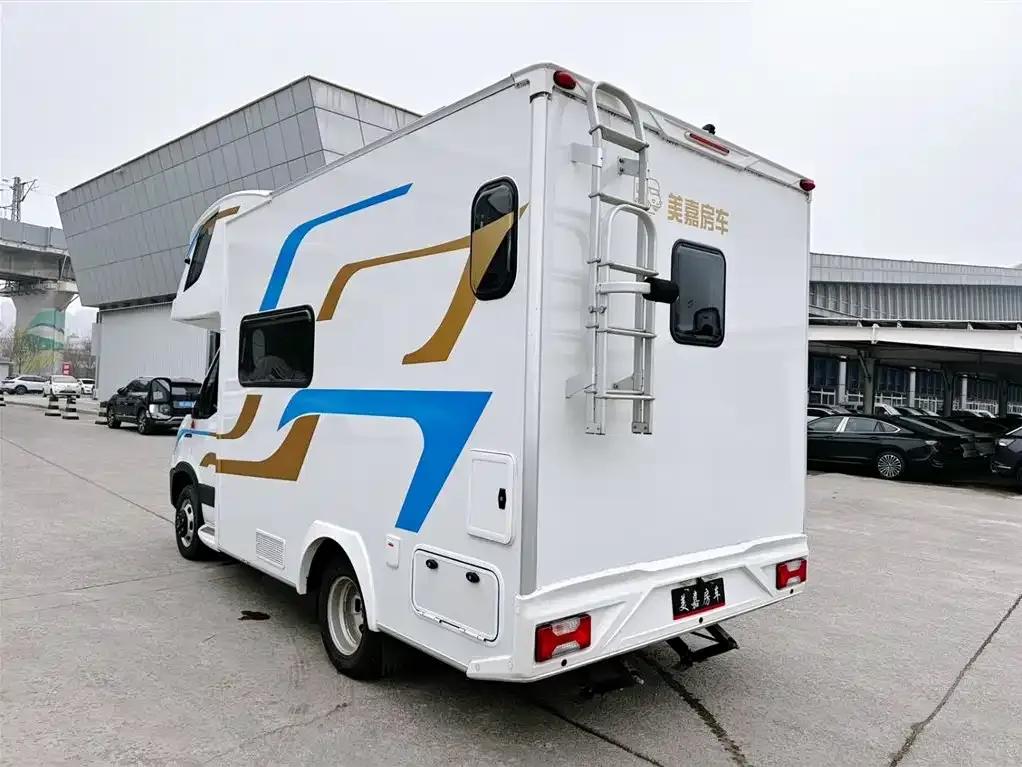 Iveco Daily C-type motorhome, 2025 model, 3.0T automatic. — миниатюра 3