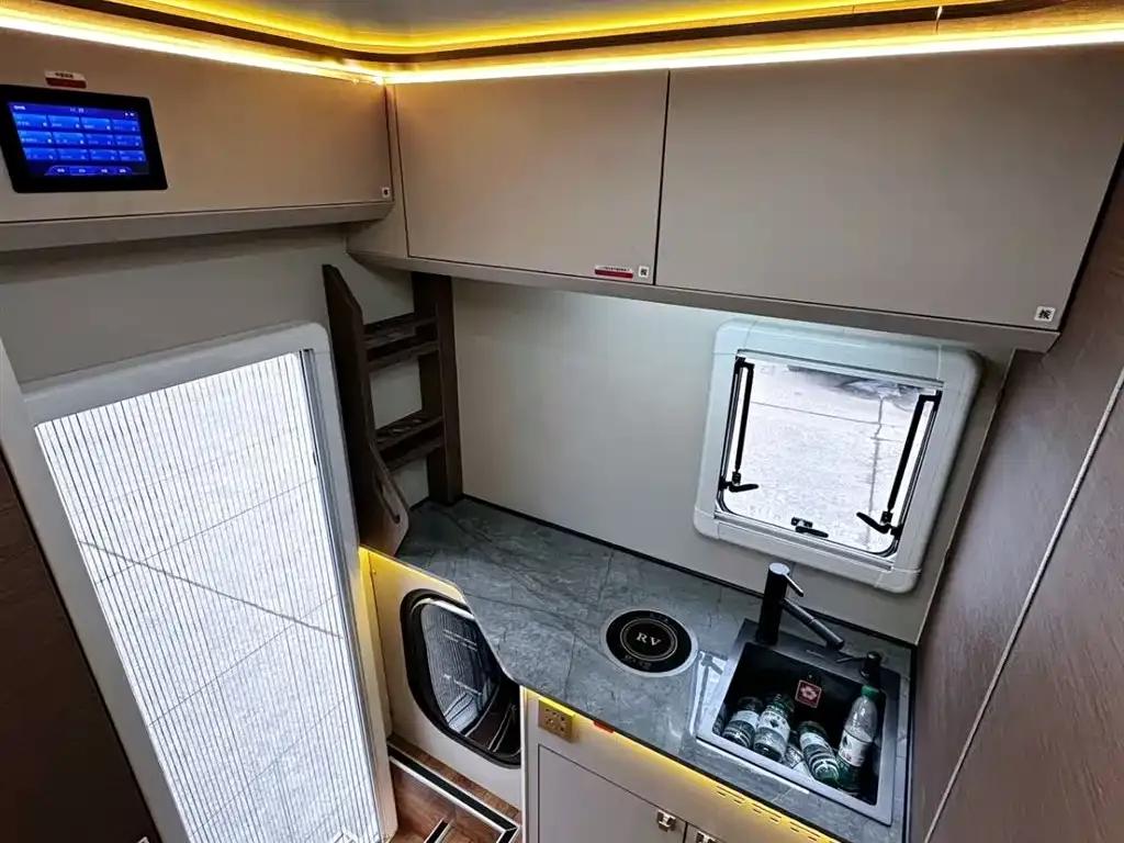 Iveco Daily C-type motorhome, 2025 model, 3.0T automatic. — миниатюра 8