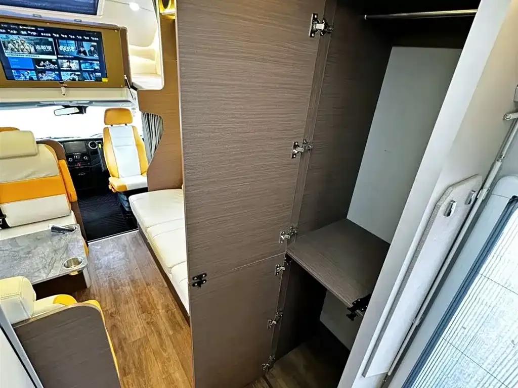 Iveco Daily C-type motorhome, 2025 model, 3.0T automatic. — миниатюра 10