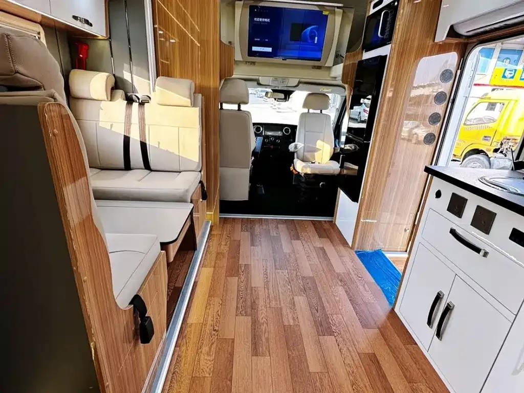Iveco Daily Double-Extension Motorhome 2026 Model 3.0T Automatic — миниатюра 11