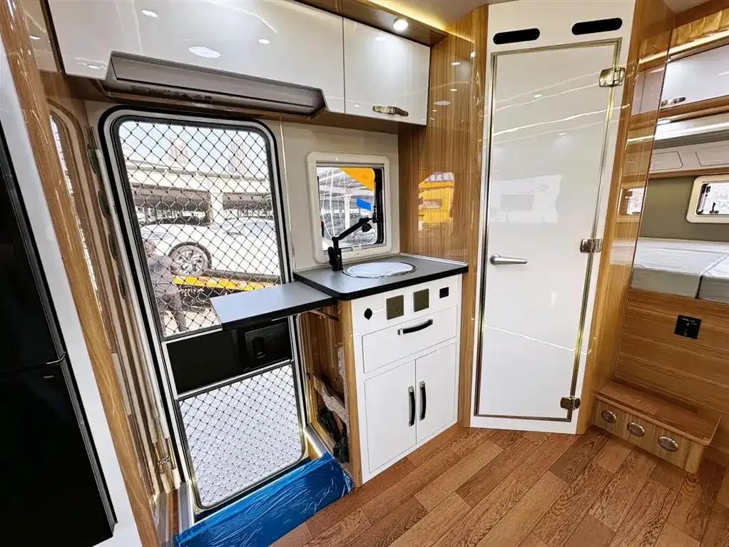 Iveco Daily Double-Extension Motorhome 2026 Model 3.0T Automatic — миниатюра 13