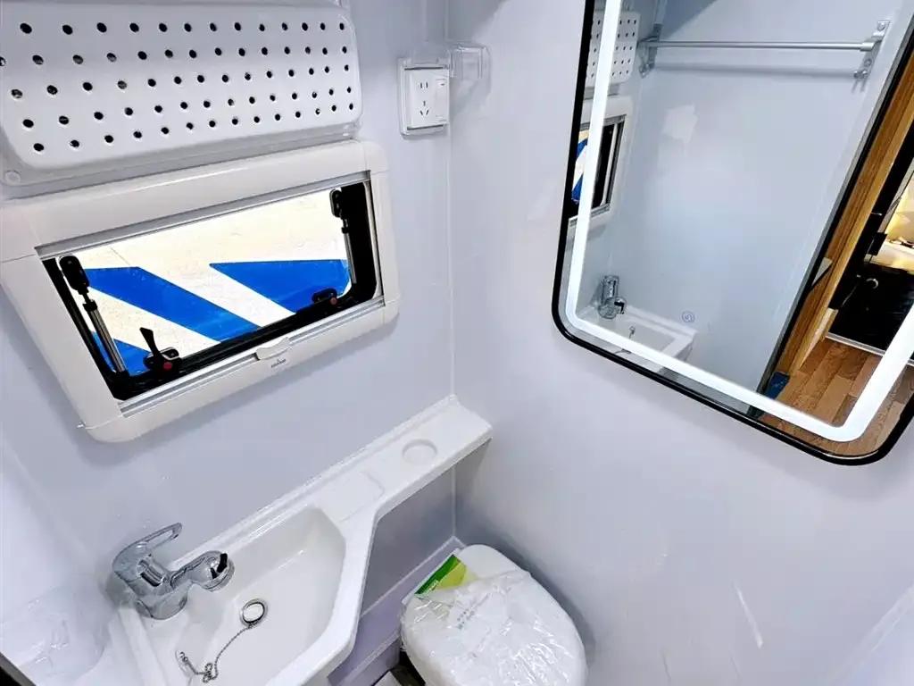 Iveco Daily Double-Extension Motorhome 2026 Model 3.0T Automatic — миниатюра 23