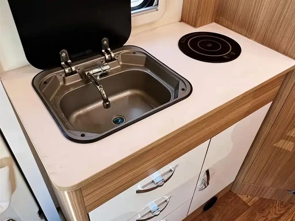Iveco Daily Motorhome 2025 Model 3.0T Automatic — миниатюра 13