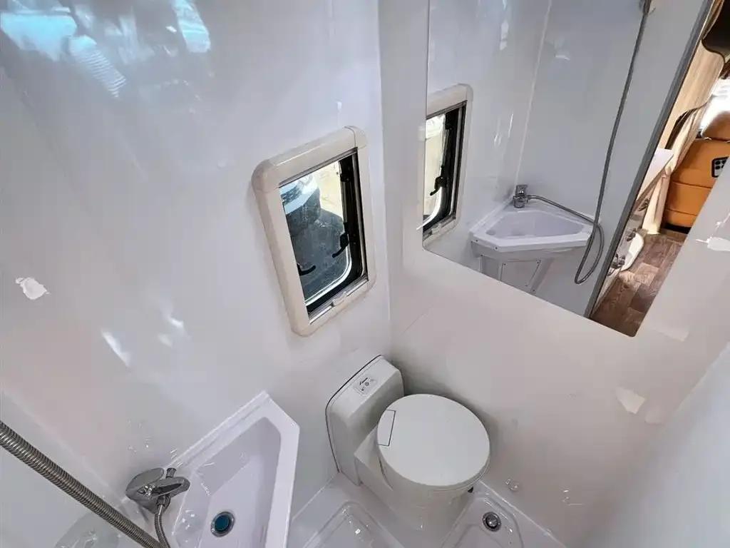 Iveco Daily Motorhome 2025 Model 3.0T Automatic — миниатюра 17