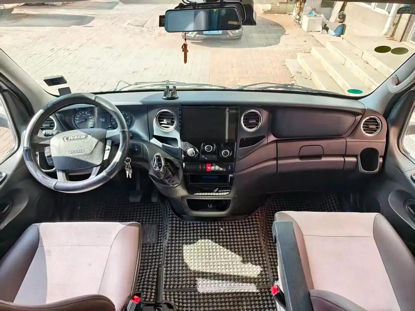 Iveco Daily 2021 3.0T Automatic Super Rui Long Wheelbase Short Overhang High Roof Side Sliding Door F1C — миниатюра 5