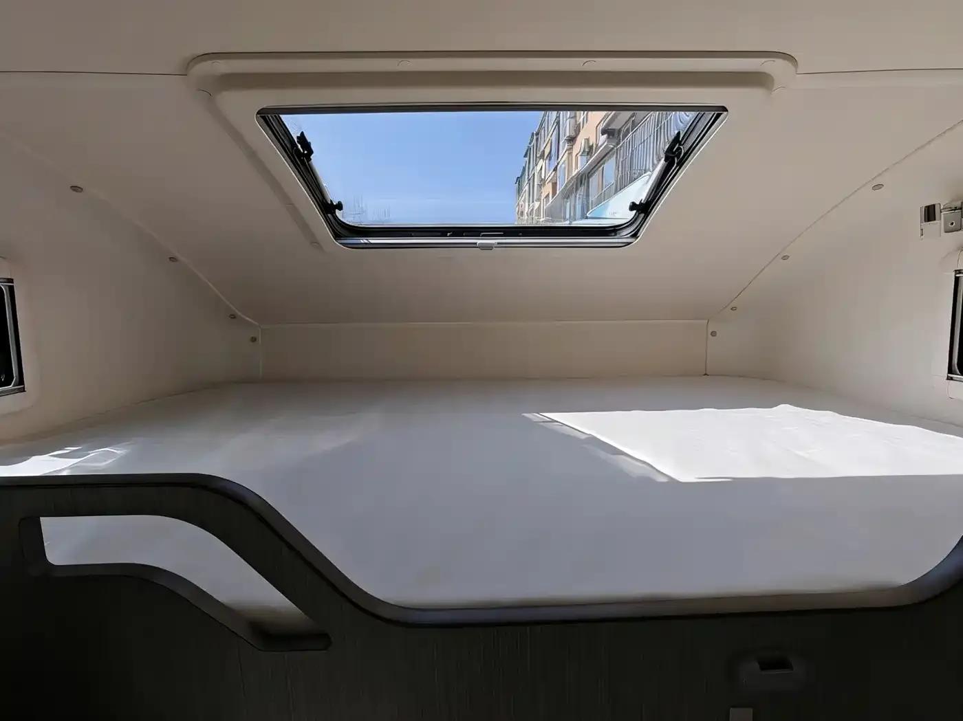 Iveco Daily 2021 3.0T Automatic Super Rui Long Wheelbase Short Overhang High Roof Side Sliding Door F1C — миниатюра 8