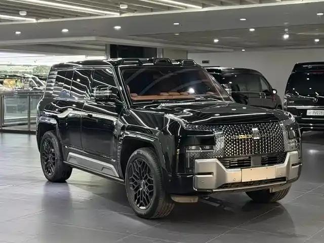 Looking up at the 2023 U8 Luxury Edition