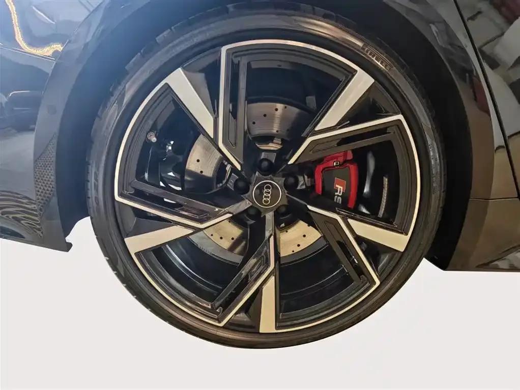 2024 Audi RS 6 RS 6 4.0T Avant Performance — миниатюра 9