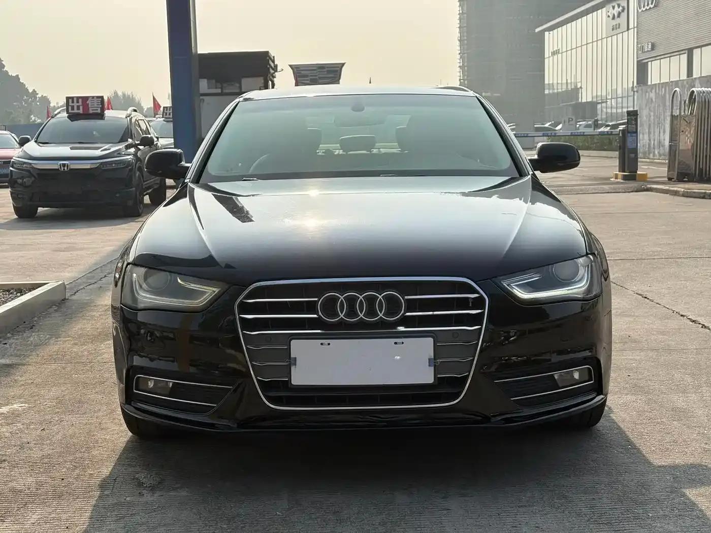 Audi A4L 2013 35 TFSI Automatic Standard Edition — миниатюра 2