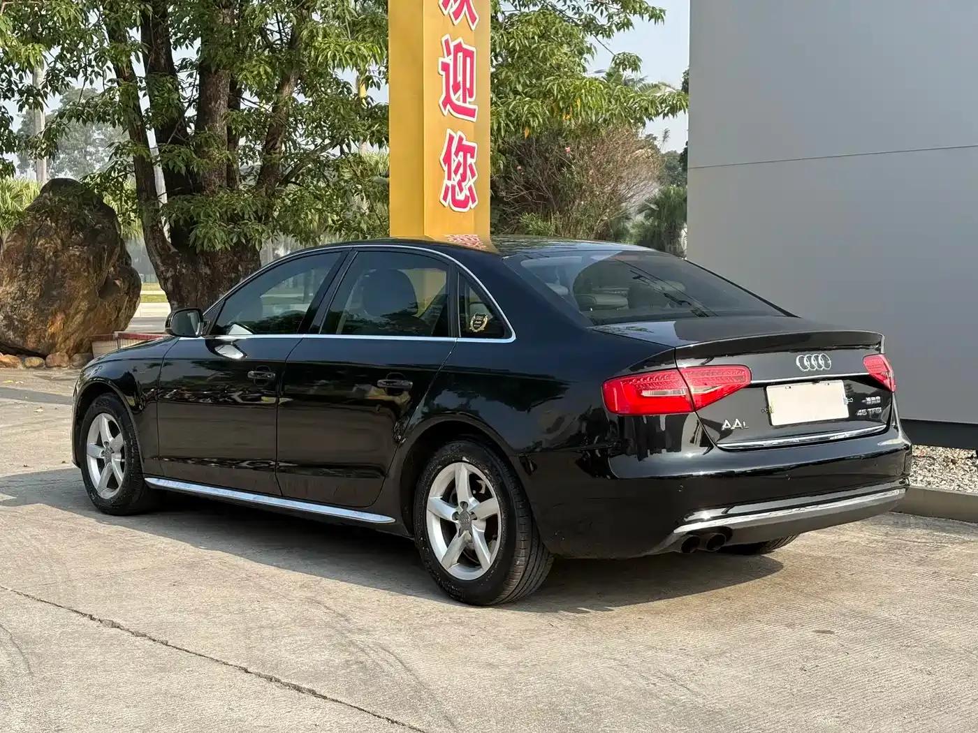 Audi A4L 2013 35 TFSI Automatic Standard Edition — миниатюра 11