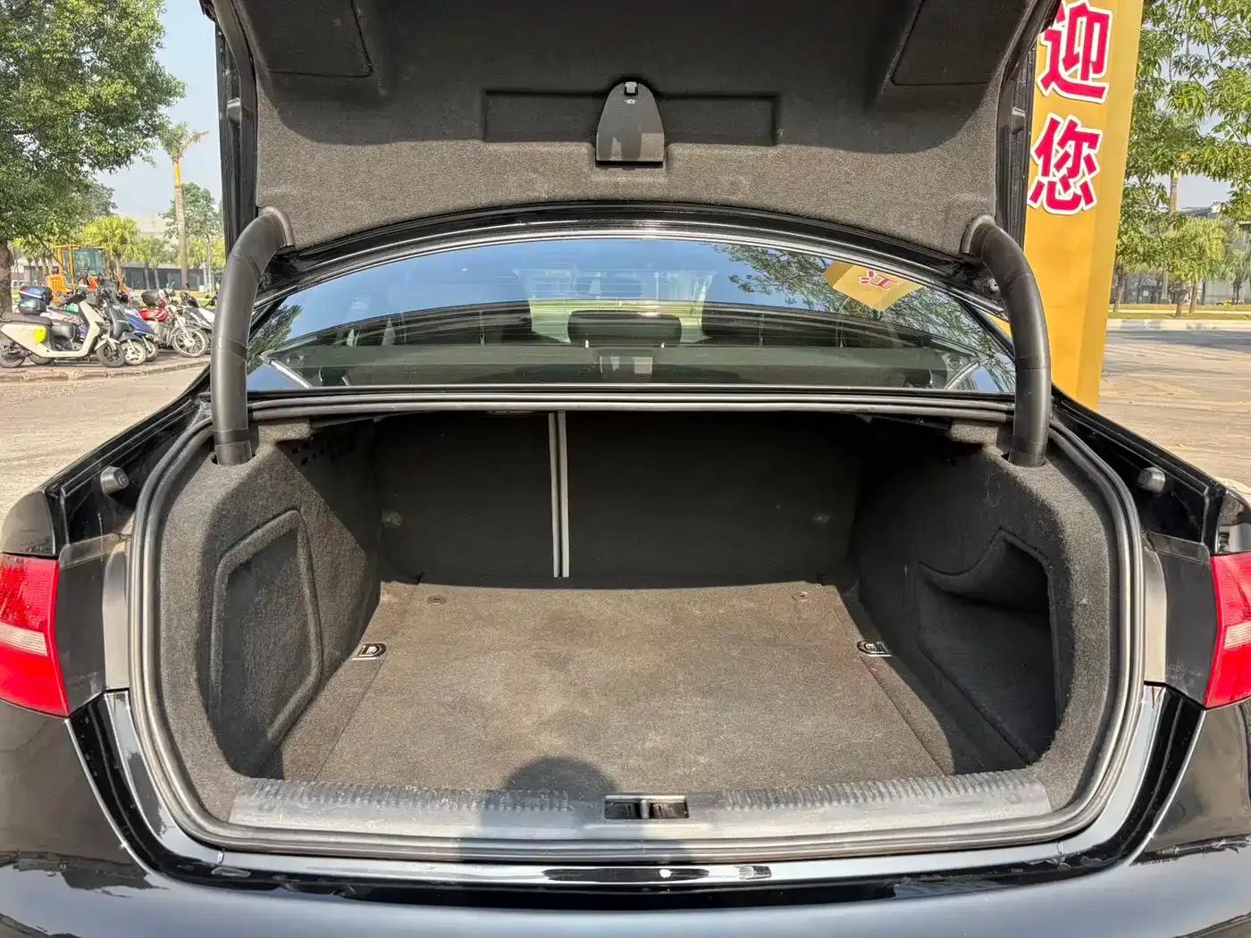 Audi A4L 2013 35 TFSI Automatic Standard Edition — миниатюра 12