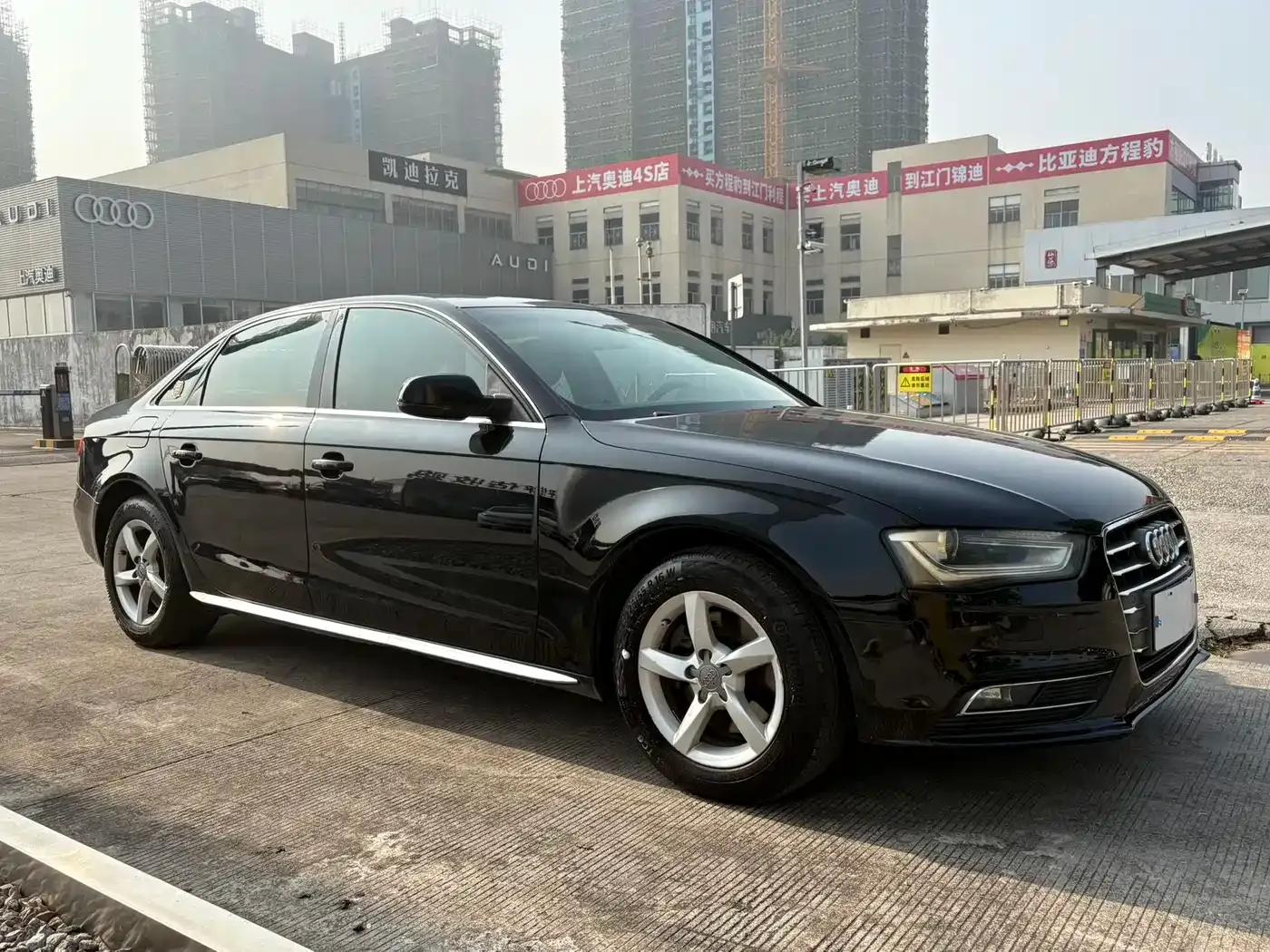 Audi A4L 2013 35 TFSI Automatic Standard Edition — миниатюра 3