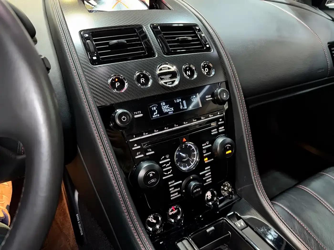 Aston Martin DB9 2013 6.0L Coupe — миниатюра 14
