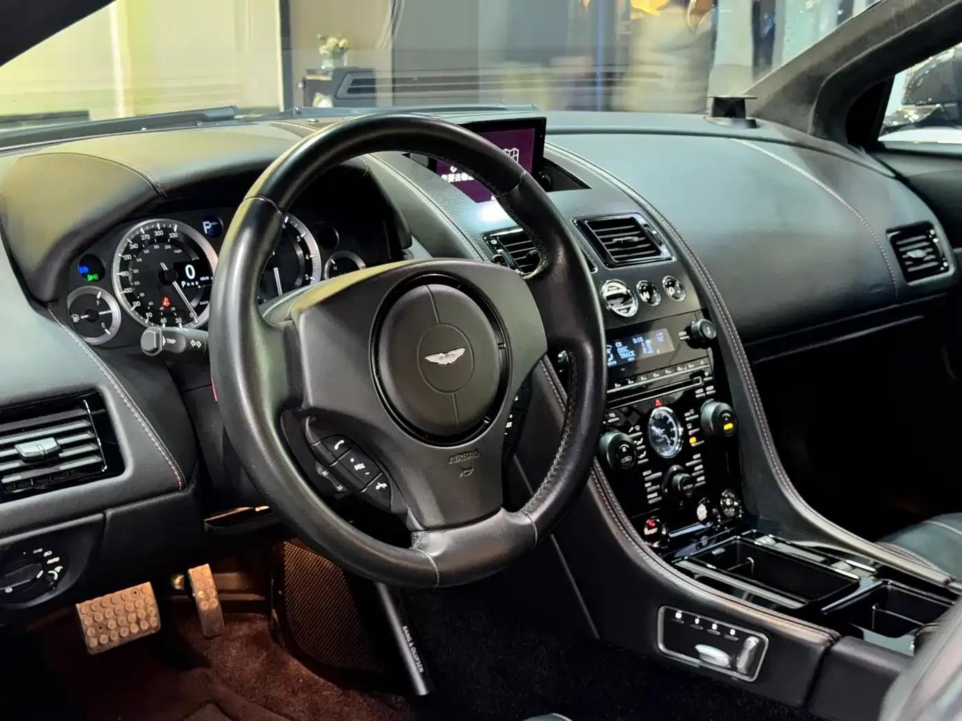 Aston Martin DB9 2013 6.0L Coupe — миниатюра 10
