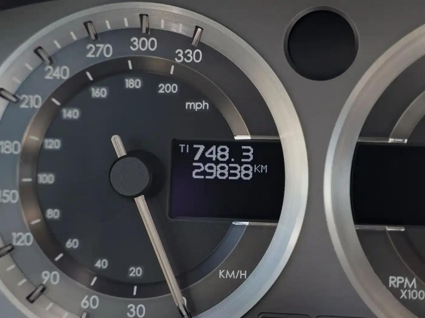 Aston Martin DB9 2007 6.0L Touchtronic Coupe — миниатюра 17