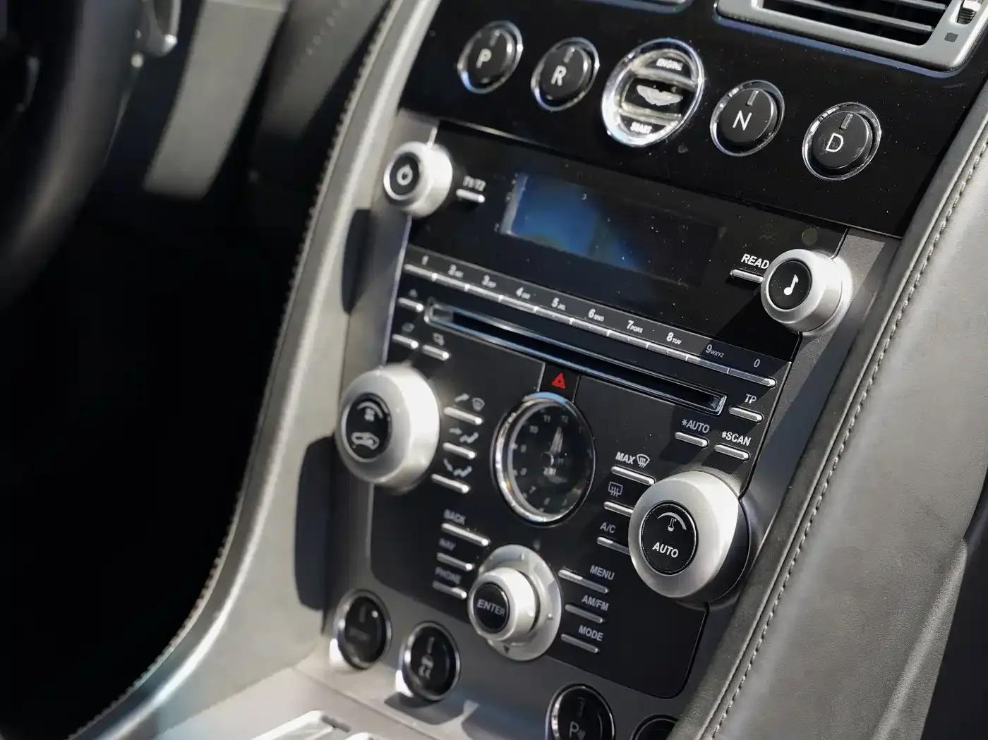 Aston Martin DB9 2007 6.0L Touchtronic Coupe — миниатюра 23