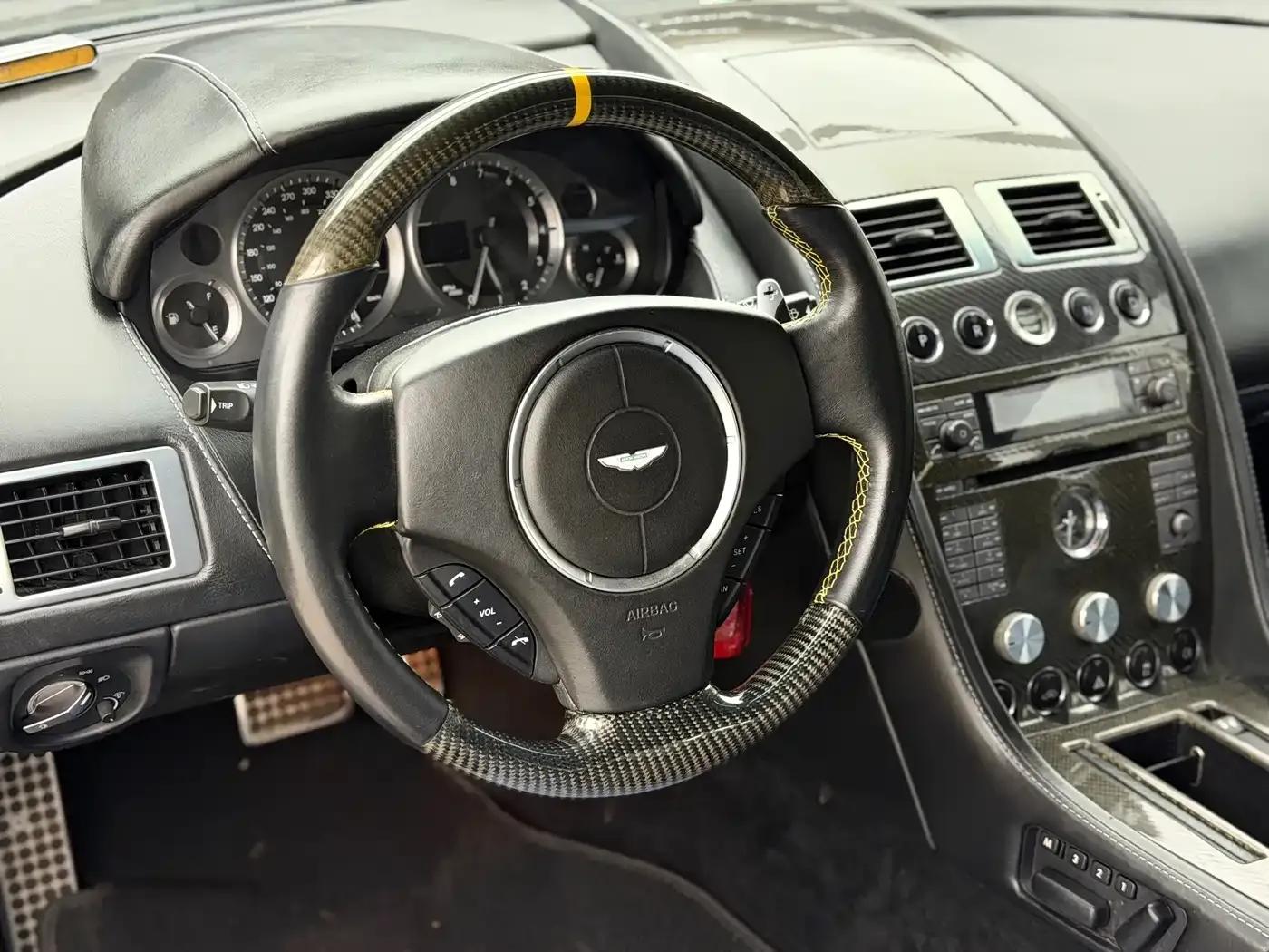 Aston Martin DB9 2011 6.0L Touchtronic Coupe — миниатюра 15