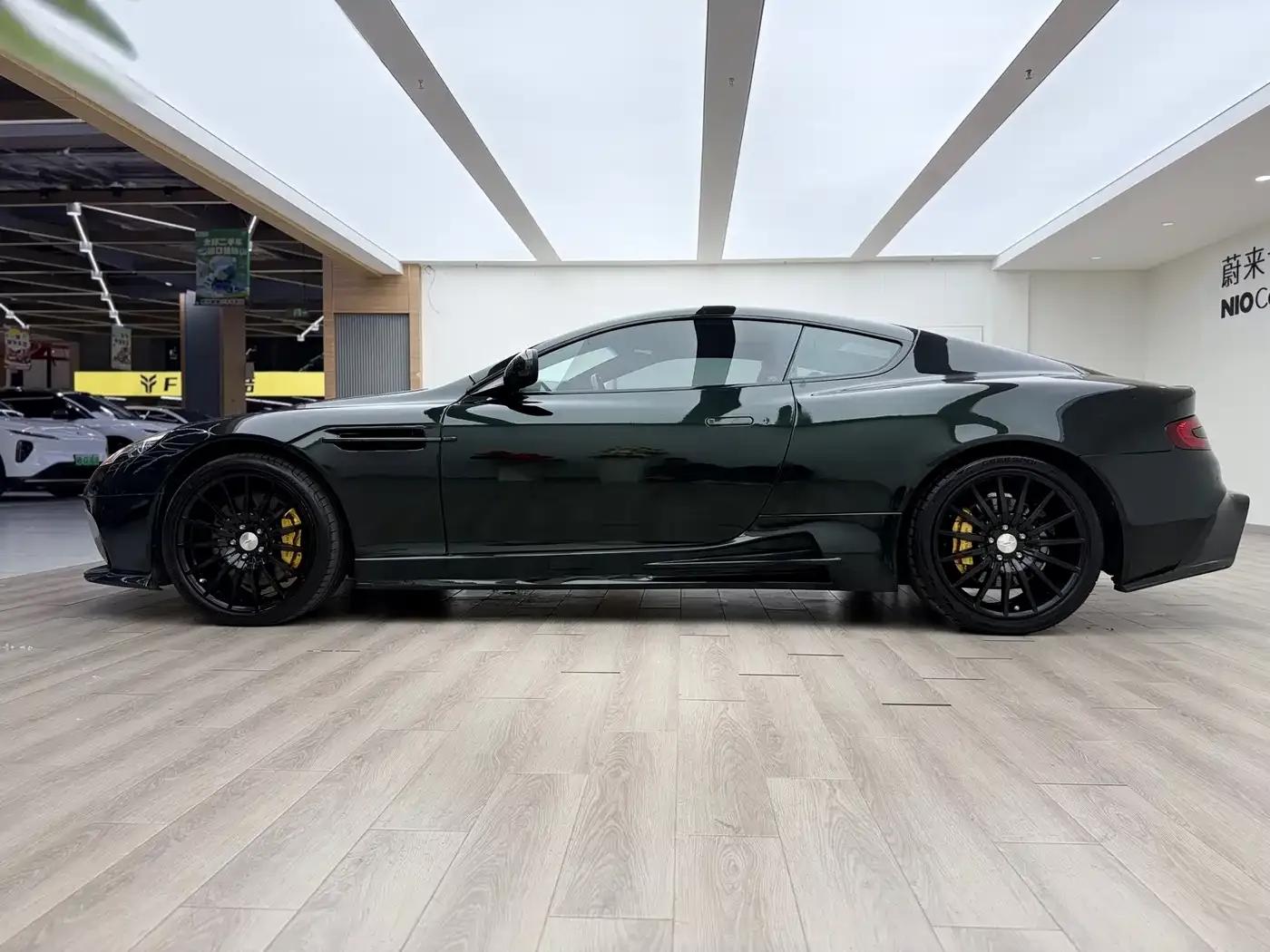 Aston Martin DB9 2011 6.0L Touchtronic Coupe — миниатюра 3