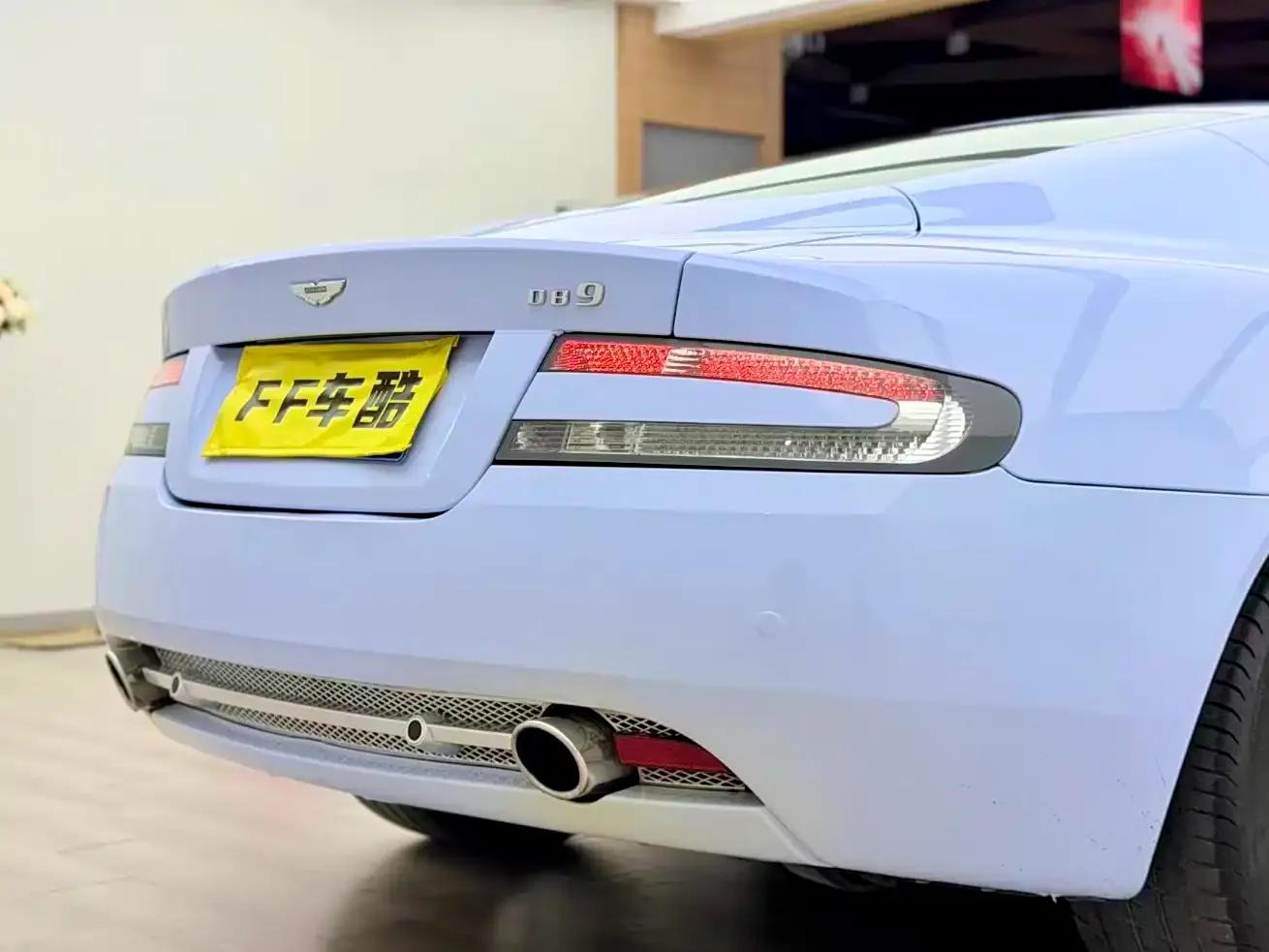 Aston Martin DB9 2011 6.0L Touchtronic Coupe — миниатюра 11