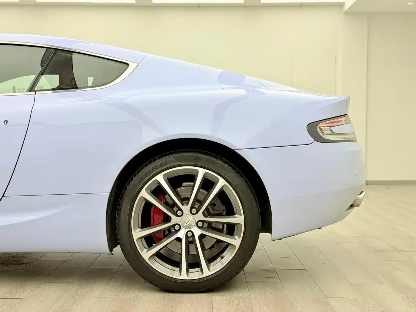 Aston Martin DB9 2011 6.0L Touchtronic Coupe — миниатюра 13