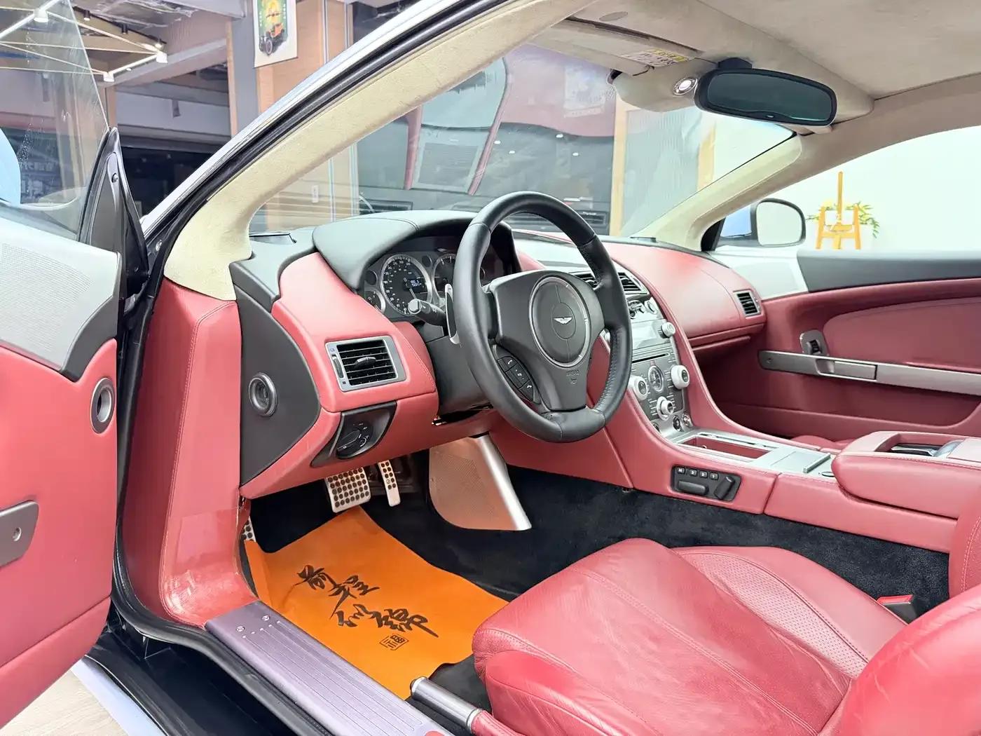 Aston Martin DB9 2011 6.0L Touchtronic Coupe — миниатюра 14