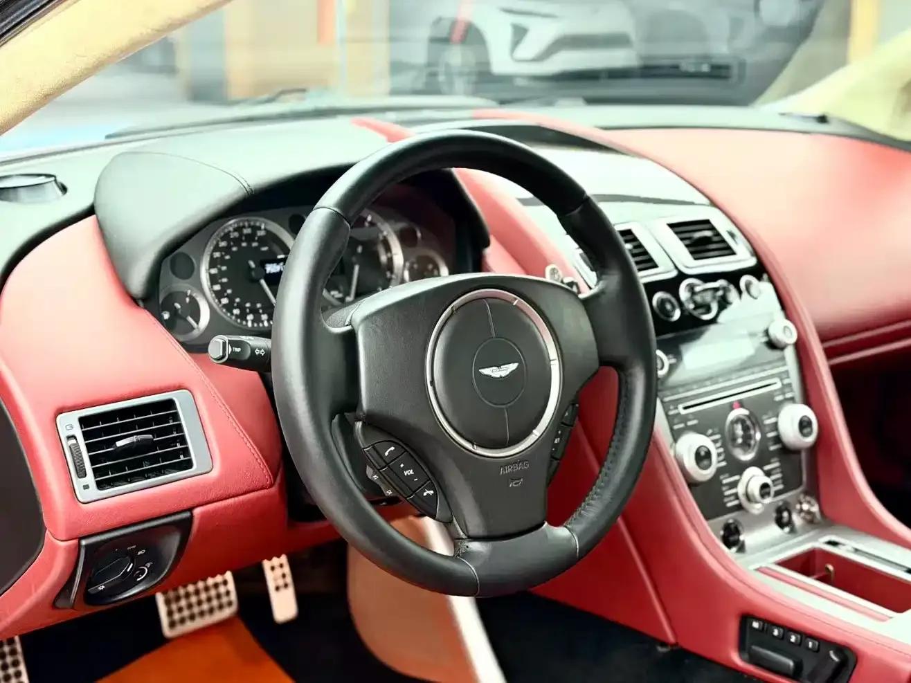 Aston Martin DB9 2011 6.0L Touchtronic Coupe — миниатюра 16