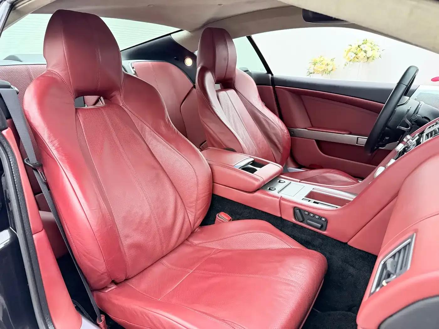 Aston Martin DB9 2011 6.0L Touchtronic Coupe — миниатюра 17