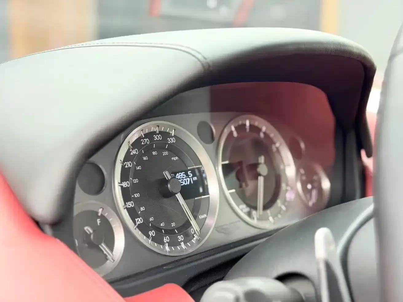 Aston Martin DB9 2011 6.0L Touchtronic Coupe — миниатюра 21