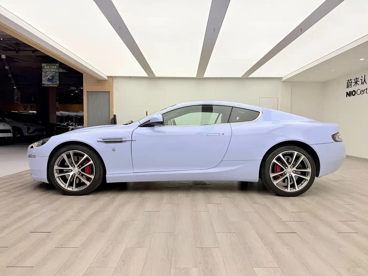 Aston Martin DB9 2011 6.0L Touchtronic Coupe — миниатюра 4