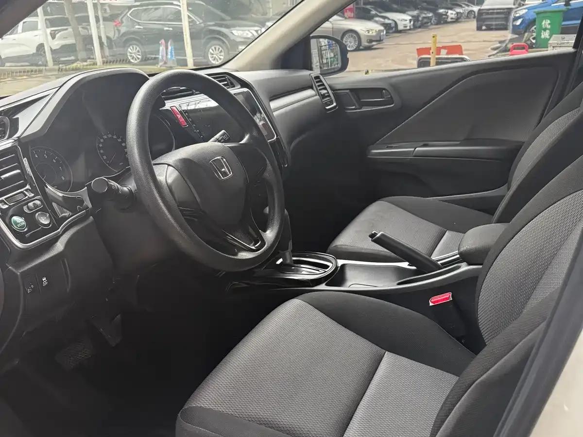 2017 Honda Crider 1.5L CVT Comfort Edition — миниатюра 5