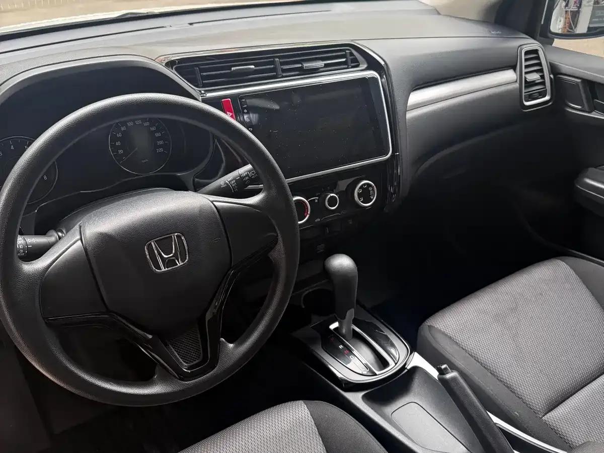2017 Honda Crider 1.5L CVT Comfort Edition — миниатюра 6
