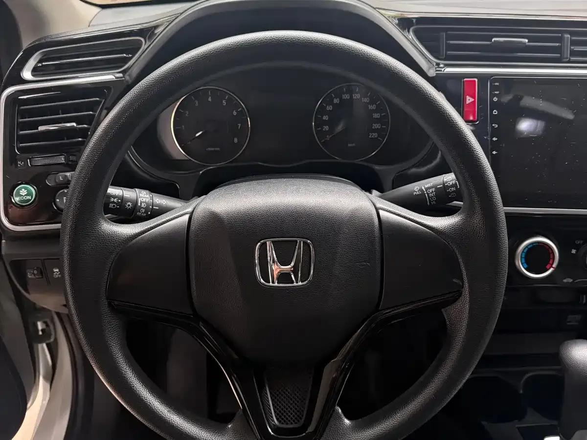 2017 Honda Crider 1.5L CVT Comfort Edition — миниатюра 7