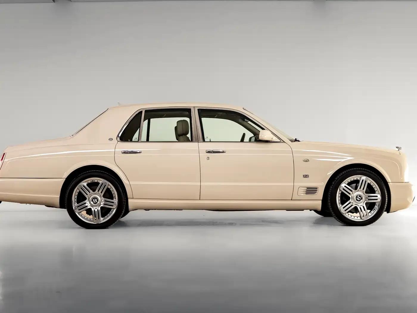 Elegant 2009 6.8T 90th Anniversary Edition — миниатюра 7
