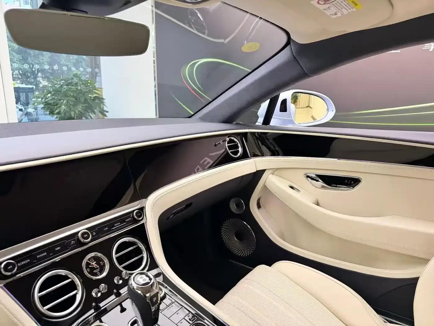 2026 Continental Plug-in Hybrid GT Base Model — миниатюра 2