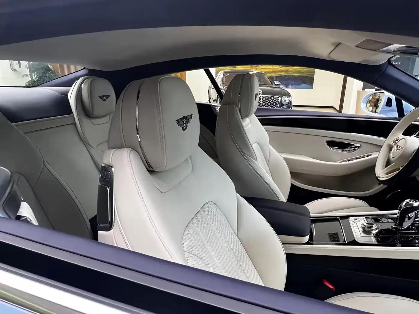 2026 Continental Plug-in Hybrid GT Base Model — миниатюра 3