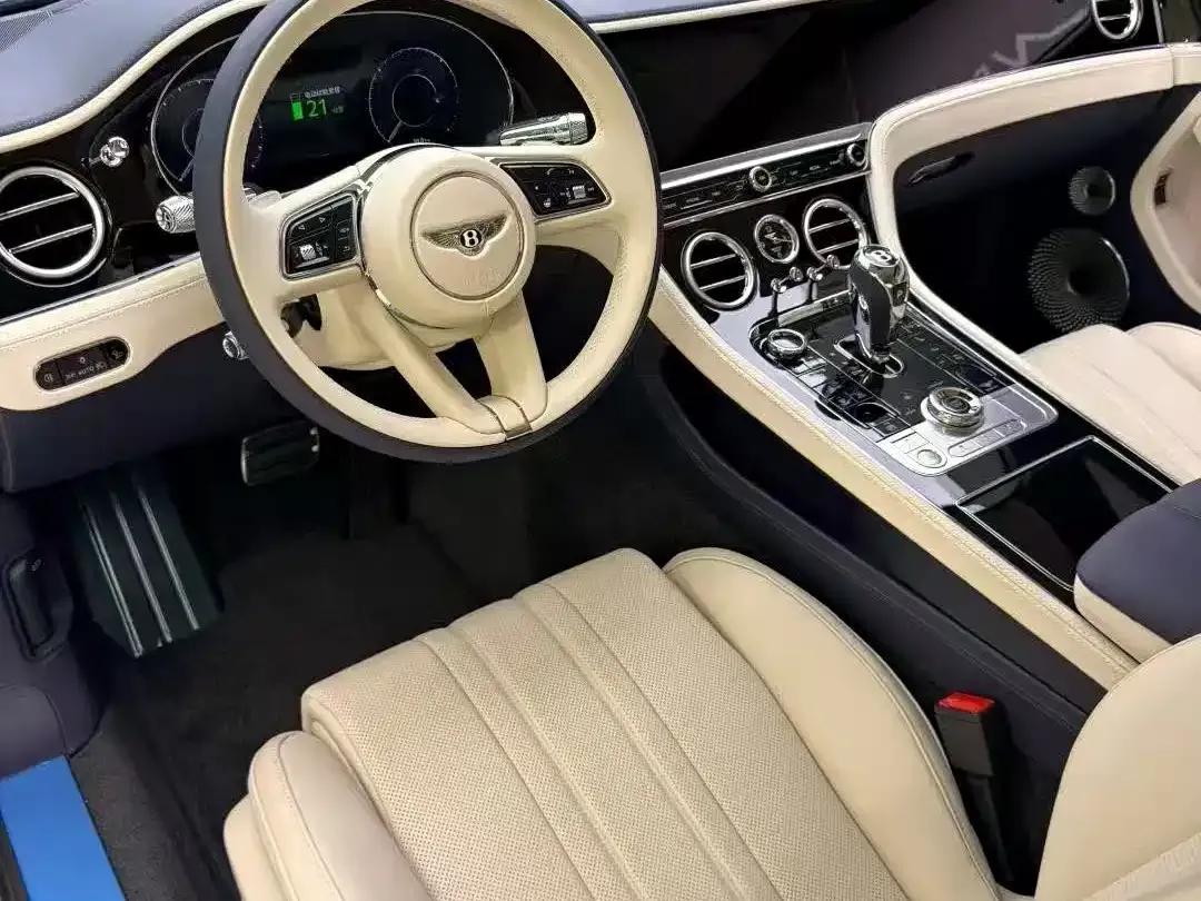 2026 Continental Plug-in Hybrid GT Base Model — миниатюра 6