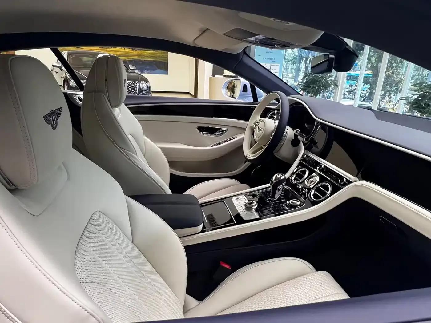 2026 Continental Plug-in Hybrid GT Base Model — миниатюра 7